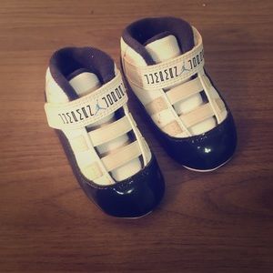 Infant air Jordan 11 sneakers white/blue